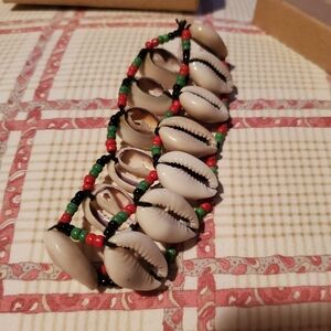 Vintage Shell and Bead Bracelet